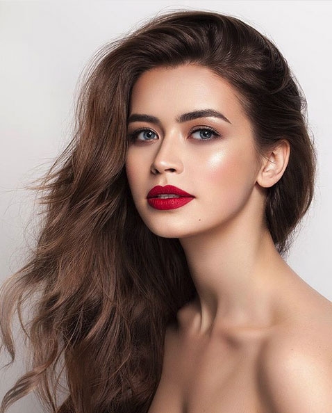 За что Лукашенко наградил коловшую для него дрова "Мисс Беларусь"? За что Лукашенко наградил коловшую для него дрова "Мисс Беларусь"?