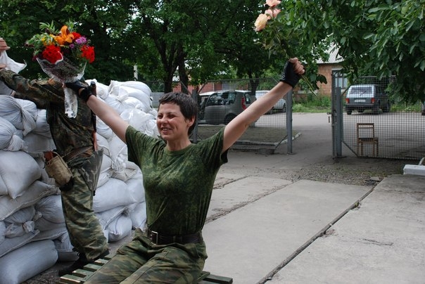 "Я билась плечом в дверь и проклинала Новороссию" "Я билась плечом в дверь и проклинала Новороссию"