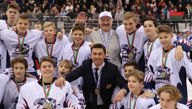 Команда Лукашенко в 12-й раз выиграла Рождественский турнир
