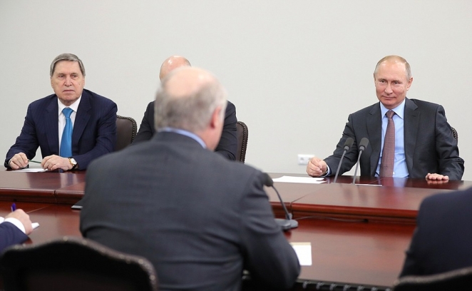 Кремлевская пресс-служба опубликовала запрещенное фото с Лукашенко