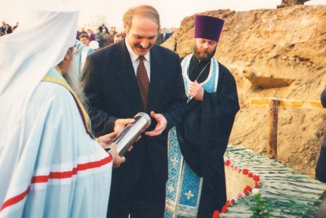 "Личный духовник Лукашенко" прибирает к рукам власть в БПЦ?