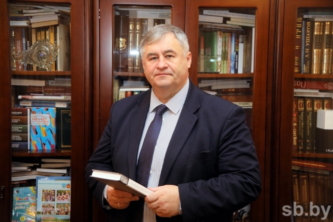 Какими книгами зачитываются белорусские топ-чиновники