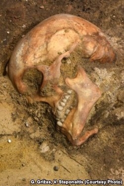 Как российские каратели похоронили Кастуся Калиновского: руки связаны за спиной, тело залили известью