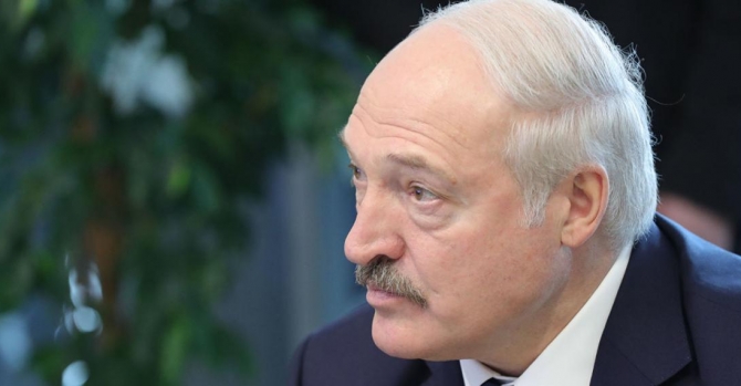 Moscow reacts to Lukashenka's 'harm from East' and 'arms-twisting' escapade