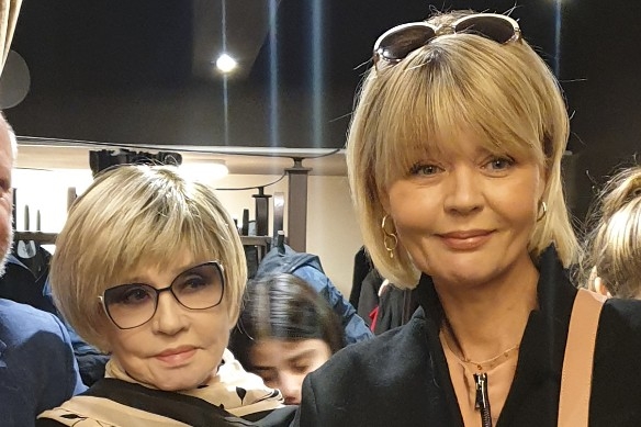 77-летняя Алентова смотрится моложе дочери