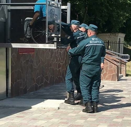 Почему ломаются дорогие игрушки властей