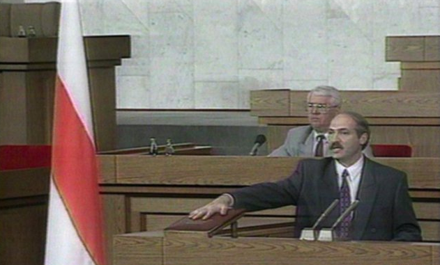 Фактчек: проверили слова Лукашенко о проблемах немецких школьниц и его роли в разработке Конституции