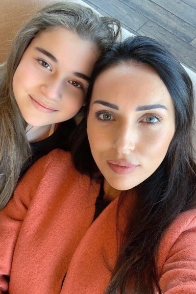 "Отстаньте от нас! Вы, люди, как гиены!" Алсу обратилась к недоброжелателям