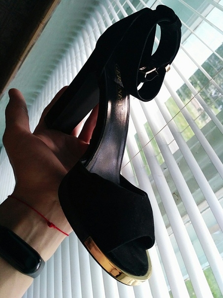 Почти о Золушке: в Витебске парень ищет девушку, потерявшую босоножку