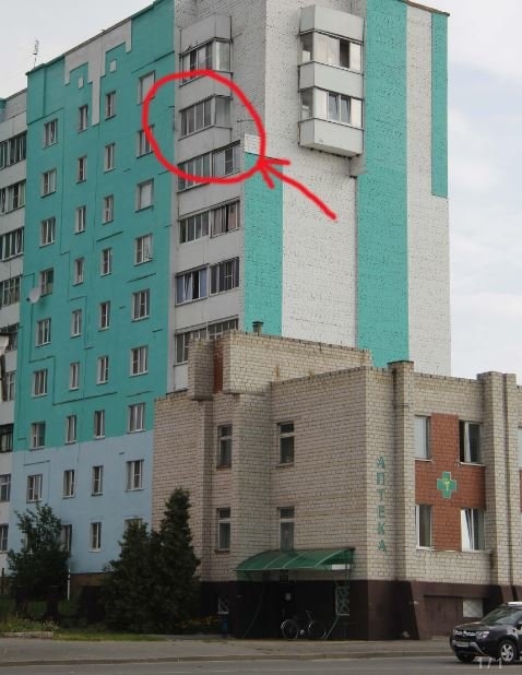 20-летняя девушка спрыгнула с балкона 8-го этажа после ссоры с возлюбленным и...выжила