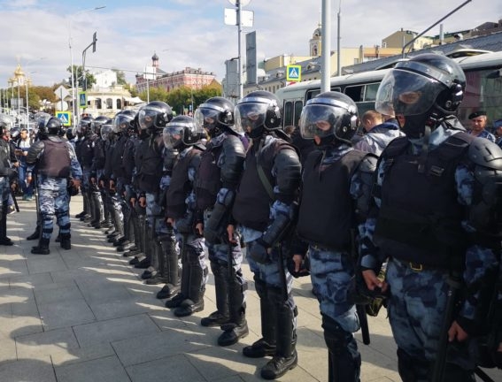 "Вернем себе право на выборы": ОНЛАЙН с протестов в Москве