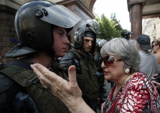 Протест против "фельдфебеля в Вольтерах", или еще раз об интеллигенции и революции