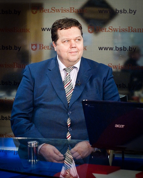 "Есть подозрение в сговоре". Когда в Беларуси поборют коррупцию и снизят цены на лекарства?