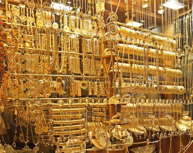 Ученые выяснили, как раковая опухоль реагирует на чеснок и на золото