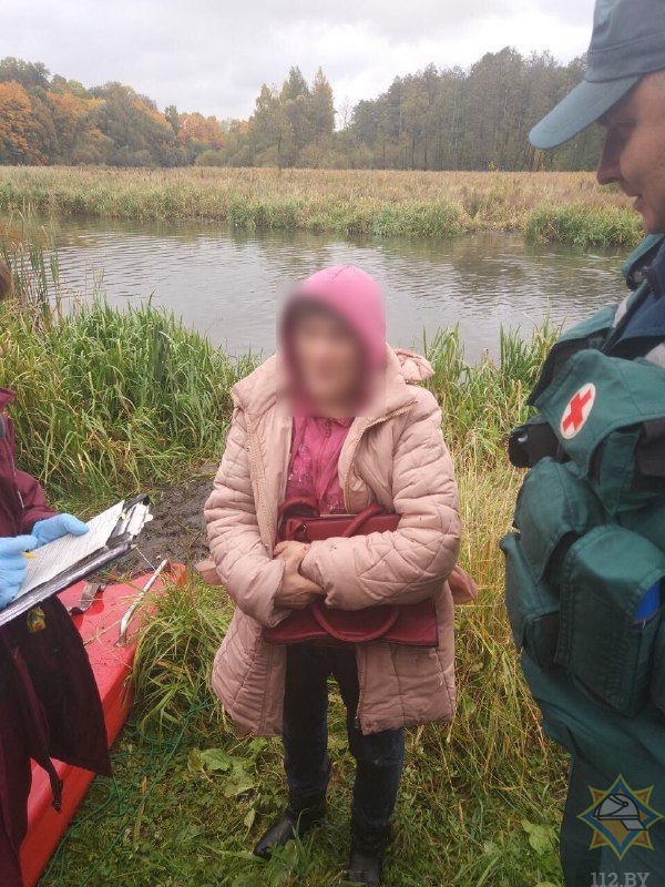 Не поверите! В Минске женщина чуть не погибла, увязнув в болоте