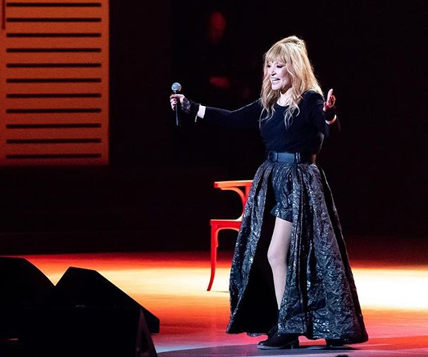 В сеть "слили" фото Аллы Пугачевой в ультракоротком платье