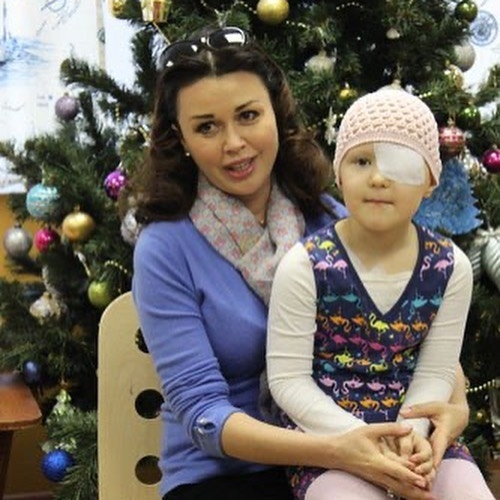 Появились фото Заворотнюк из онкологической больницы