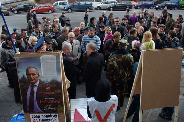 Оппозиция не успевает считать подписи. Когда такое еще было?
