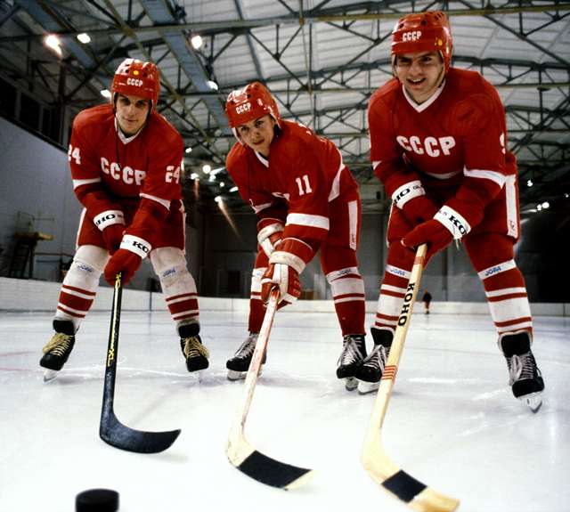 «Медали пригодились, чтобы перед гробом положить». Как ушел великий Крутов