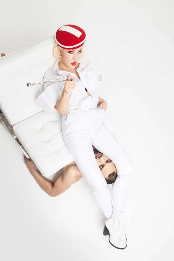 Стеснение пропало: известная певица призналась в однополых отношениях