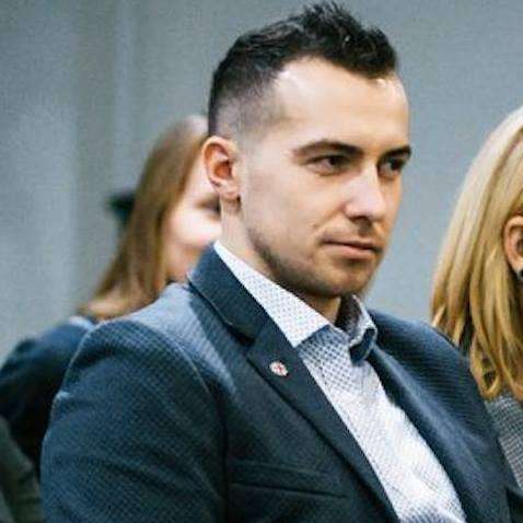 Бывший чиновник - госслужащим: «Вы можете стать героем своей страны — просто перестаньте бояться»