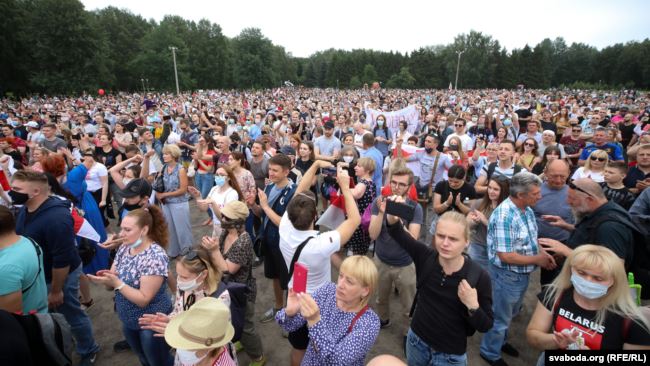 Unified Belarusian Opposition Holds Massive Election Rally Against Strongman Lukashenka