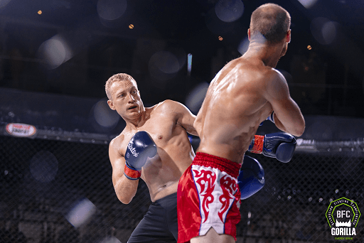 «Несправедливо, когда такая сила идет против простого народа». Чемпион мира по муай-тай – про «ласковый» ОМОН, выборы и будущее Беларуси