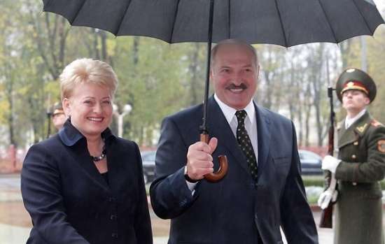 «Диктатор с окровавленными руками, ты сам выбрал свою судьбу»: экс-президент Литвы призывает Лукашенко уйти