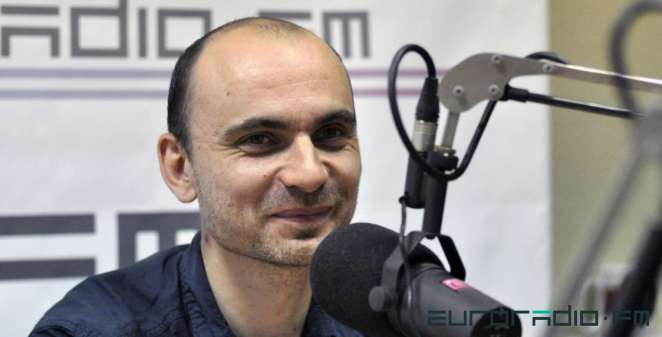 Почему Лукашенко послал своего помощника к протестующим