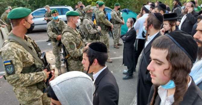 Hundreds Of Hasidic Pilgrims Stuck Along Belarus-Ukraine Border Due To Coronavirus Restrictions