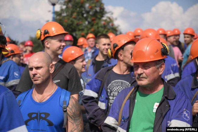 Will Russia Snatch Up Belarusian Industrial Assets Amid Crisis?