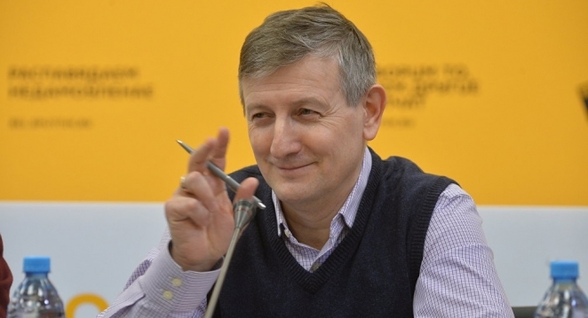 Романчук: Новый премьер-министр напоминает человека-целлофана