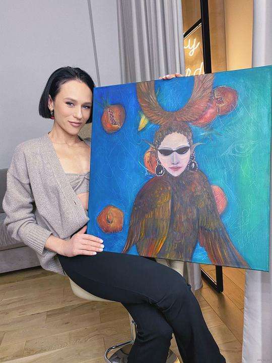 Солистка группы IOWA выставила на аукцион свою картину