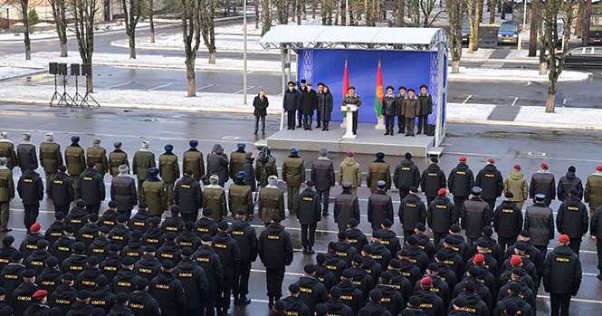 “Our Duty Is To Preserve Our Country.” Lukashenko Awards Minsk Riot Police