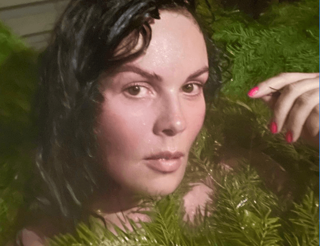 Телеведущая Андреева пошла по стопам Волочковой и показала пикантное фото из бани