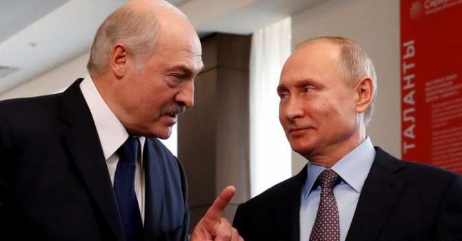 Мнение: «Неспособность дожать даже обессиленного Лукашенко — очевидный признак слабости Путина»