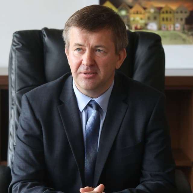 Лещеня: «Пожар не тушится заметанием горящих углей под ковер»