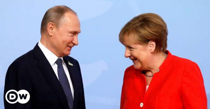 Меркель потребовала от Путина отвести войска от Украины