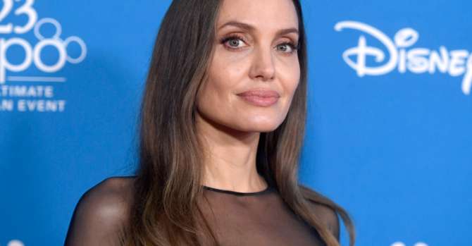 «Долгое время одна»: Анджелина Джоли рассказала, почему у нее нет мужчины
