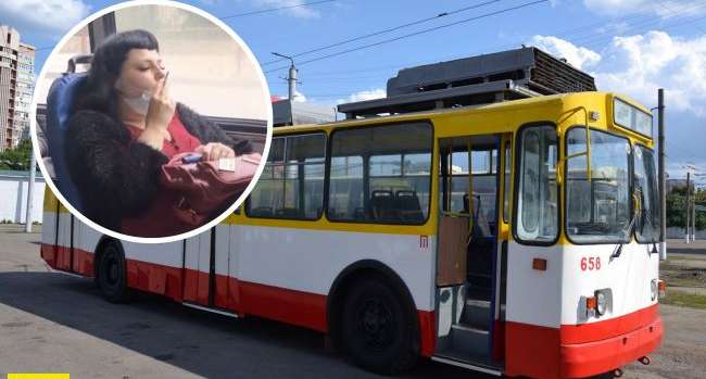 Женщина улеглась посреди троллейбуса и закурила: эпичное видео