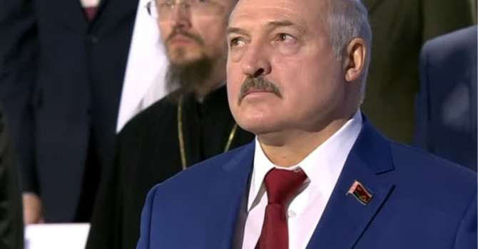 Лукашенко: «Если вдруг дрогнет кто-то, придут новые люди в погонах»