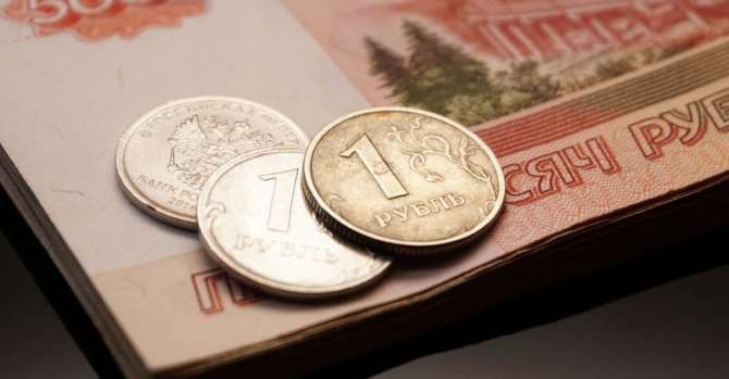 Торги 1 сентября открылись ростом курса российского рубля до максимума почти за 4 недели