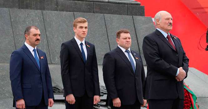 Новая Конституция фактически устанавливает в Беларуси реальную монархию во главе с Домом Лукашенко