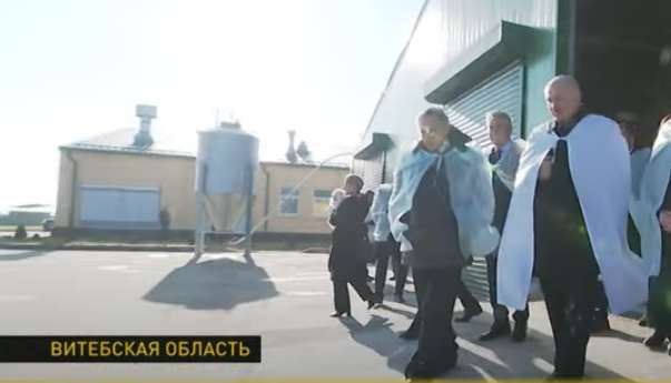 Лукашенко и приближенные: молоко – собаке и Эйсмонт, хлеб – Шерстневу, мелкие поручения – Тетерину