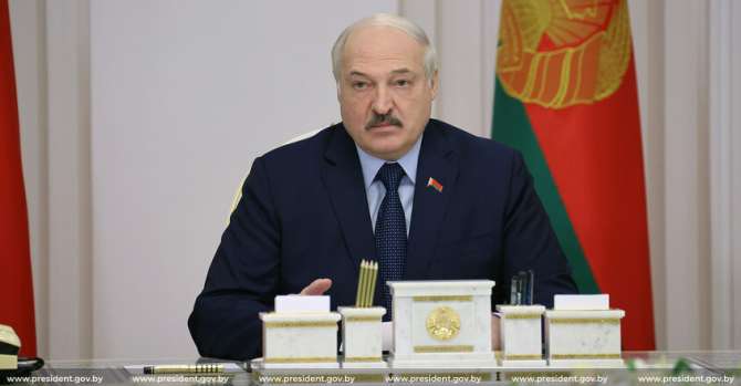 Лукашенко: Все, дальше нам отступать некуда. Они думают, что я буду шутить, что я ляпнул языком и все