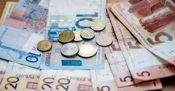 Сколько будет стоить доллар и как поведут себя цены в Беларуси в 2022 году