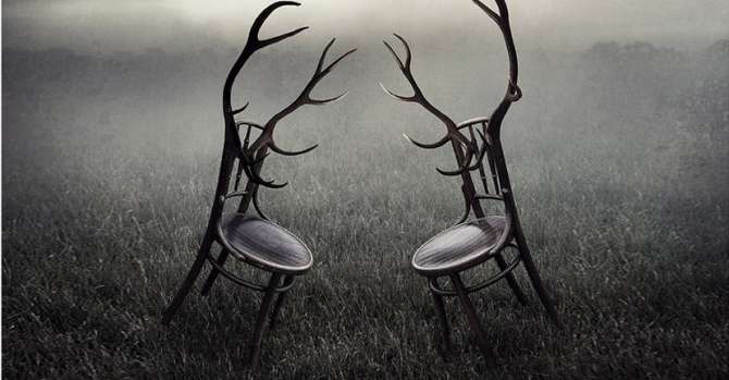 Теория о двух стульях