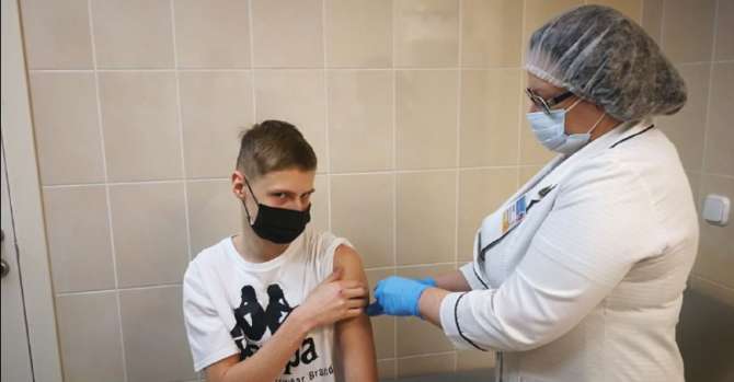 Belarus starts vaccinating teens against COVID-19