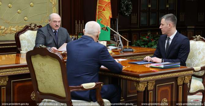 «Не рухнули, но проблемы есть»: Лукашенко не доволен строительной отраслью