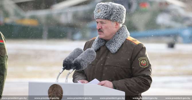 Мнение: «Лукашенко, что бы он ни выкрикивал своим болезненным голосом, стоило бы быть осторожнее»